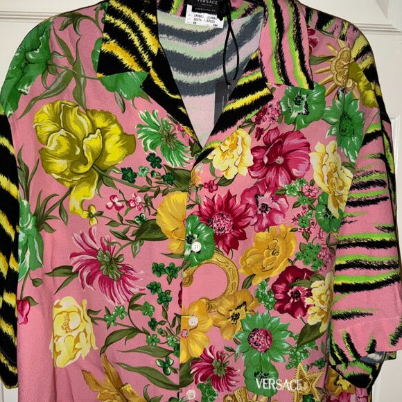 AUTHENTIC  MENS VERSACE SHORT SLEEVE BUTTON UP SHIRT SIZE 48 LOOSE FIT M/L - Picture 3 of 12